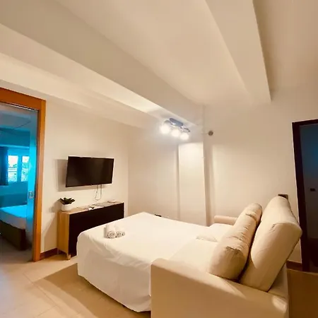 Apartment Leaf